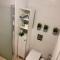 Foto: Netanya Private Guestroom with Bathroom 16/20