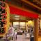 Yuraku Hotel
