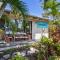 Foto: Stylish Tropical Oasis Apartment with Hot Tub and Four Pools 26/31