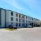 Quality Inn & Suites Near Tanger Outlet Mall - Gonzales