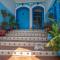 Puerta Azul
