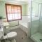 Ainslie Manor Guest House