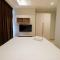 Comfortable and Modern 2BR Menteng Park Apartment By Travelio