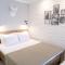 Studio Suite near Lake with Jacuzzi