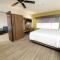 Holiday Inn Express Hotel & Suites Clinton by IHG