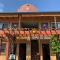 Sandyland Reef Inn