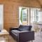 Gorgeous Home In Vallavik With Wifi - Vangsbygd