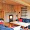 Foto: Four-Bedroom Holiday Home in Sjusjoen