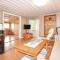 2 Bedroom Nice Home In Klässbol - Prästhög