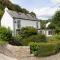 A Superb Bijou Retreat with Jacuzzi near an Excellent Village Pub