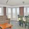 Foto: Three-Bedroom Apartment Oostende with Sea View 01