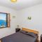 Foto: Three-Bedroom Apartment in Jablanac 18/32