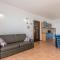 Foto: Three-Bedroom Apartment in Jablanac 12/32