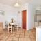 Foto: Two-Bedroom Apartment in Jelsa 19/26