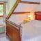 1 Bedroom Stunning Home In Guern