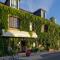 Logis Hotels Auberge Du Centre Chateaux de la Loire