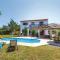 Amazing Home In Pomos With Wifi - Pomos