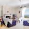 Foto: Three-Bedroom Apartment in Melissi 1/15