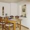 2 Bedroom Cozy Apartment In Duppach