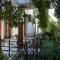 Rose Pension