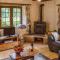 1 Bedroom Stunning Home In Guern