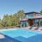 Foto: Four-Bedroom Holiday Home in Valevag