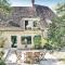 Awesome Home In St Georges Sur Baulche With 4 Bedrooms And Wifi - Saint-Georges-sur-Baulche