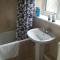 Gateshead's Amethyst 3 Bedroom Apt, Sleeps 6 Guests - Gateshead