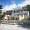 Beachfront Apartments - Villa Vita