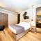 Elite Accommodations & Hydromassage Pool