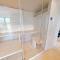 White Pearl Apartment 4 05