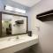 Super 8 by Wyndham Malvern