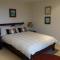 Hatsue Guest House - Camberley