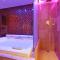 Spanish Diamond Luxury Suites & Jacuzzi