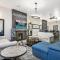 Modern 4BR Penthouse in Downtown by Hosteeva