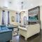 Modern 4BR Penthouse in Downtown by Hosteeva