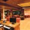 Royale Retreat Hotel & Spa Near Mall Road
