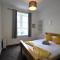 Bright and Cosy West End Apartment