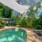 Roydon Beachfront Apartments