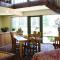 The Foothills Inn