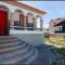 Beach House with Swimming Pool - 孔迪镇