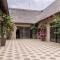 Re a Lora Lodge
