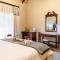 Re a Lora Lodge