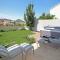 Abelia, two terraces, hot tub, free parking