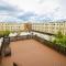 Stylish 4BR condo in Downtown by Hosteeva