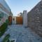 Muazzo Creta Stone House, a Fairytale Cottage, By ThinkVilla - 皮吉
