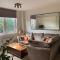 4 The Courtyard Central Windsor 2BR