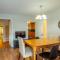 @ Marbella Lane 5BR House in Downtown Redwood City - 红木城