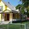 Maple Leaf Manor Suites