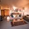 Three Tree Hill Lodge
